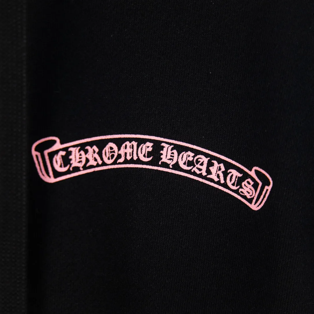 P330 zp version [exclusive supply] Chrome Hearts' latest Chrome Hearts Deadly Doll co-branded comic girl zipper long-sleeved hooded sweatshirt jacket. Heavy production. Scan the QR code to enter the official website in seconds. All customized original versions are the same. Many details. What you see is what you get. Look for the exclusive background. Zhengerbajing 500g pure cotton large terry fabric. All fabrics have been shrunk in advance. Quality first. What you see is what you get. The pattern will not change after one wash. Distinguish some disposable clothes in the market. Three standards Complete packaging, all original and customized, same style for men and women, versatile, more classic version, very unique color: black, size: S M L XL, number: MY10825